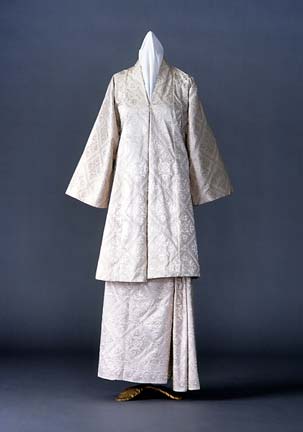 Kabaya, Sarong